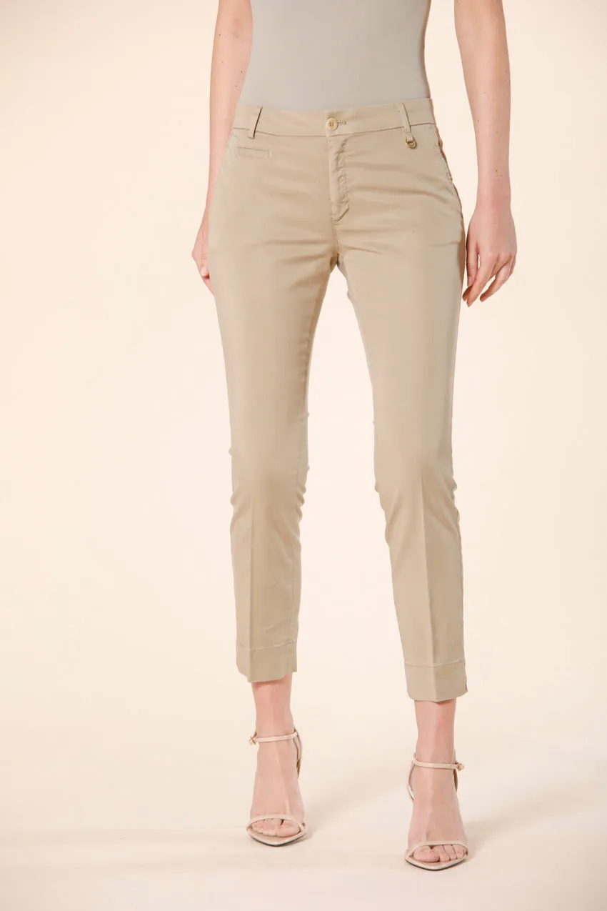 Jaqueline Curvie pantalon chino capri femme en tencel stretch curvy ①