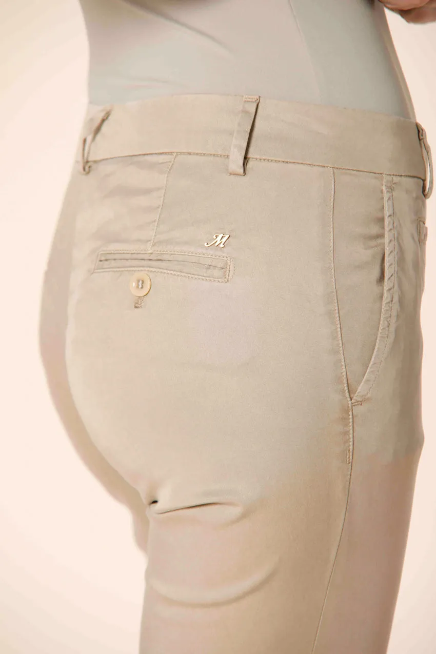 Jaqueline Curvie pantalon chino capri femme en tencel stretch curvy ①