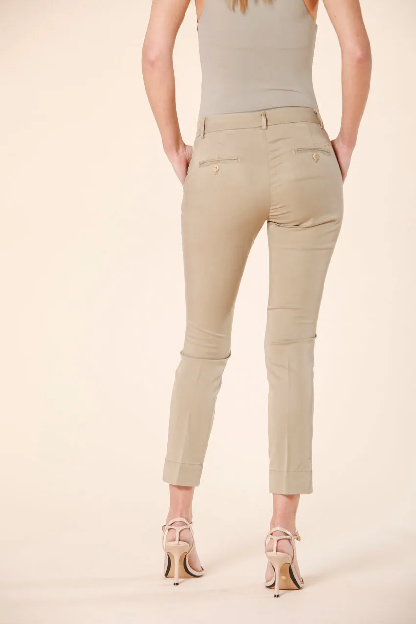 Jaqueline Curvie pantalon chino capri femme en tencel stretch curvy ①