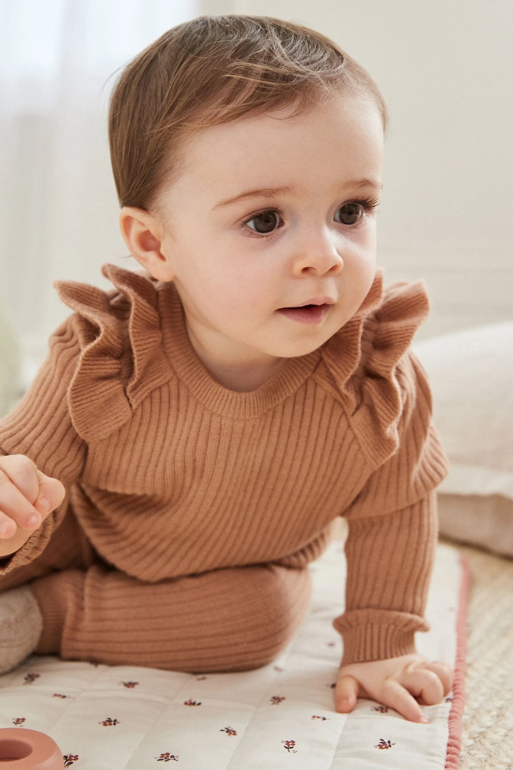 Knitted Baby Jumper & Leggings Set (0mths-3yrs)    