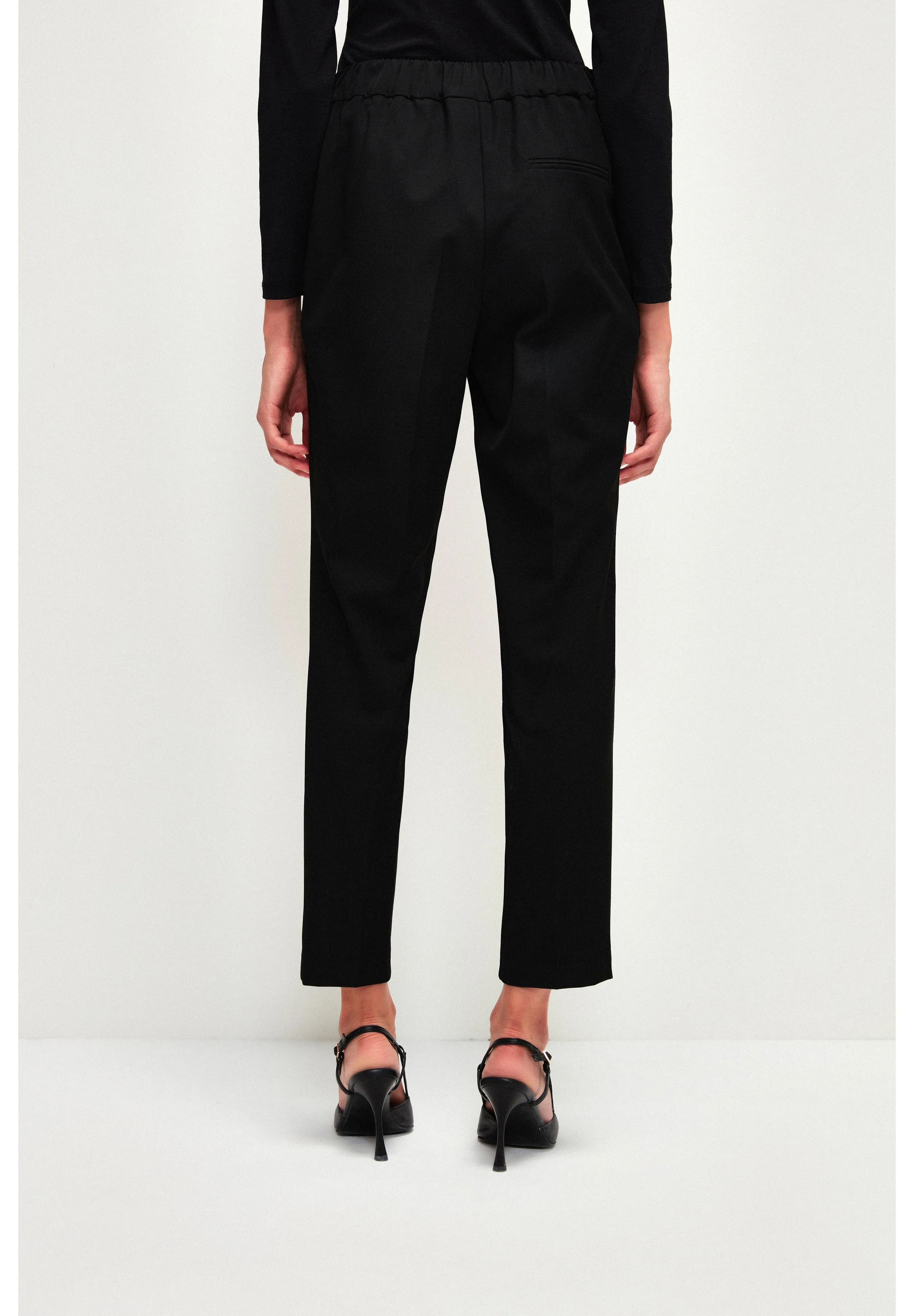 METAL ACCESSORIED  TROUSERS WITH POCKET. - Pantaloni