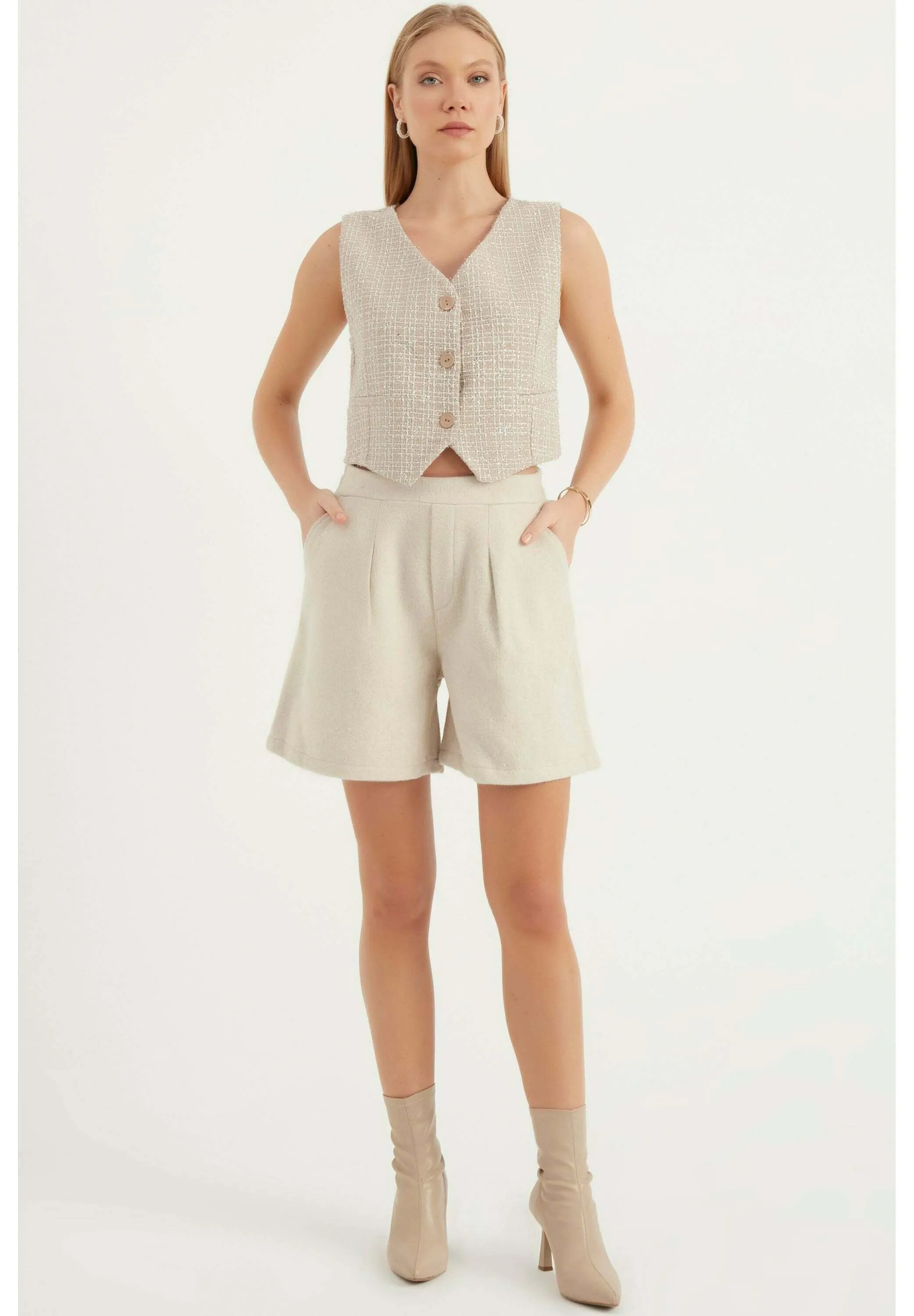 PLEATED LONG SHORTS - Shorts