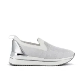 Sneakers bianche slip-on senza lacci con suola memory foam